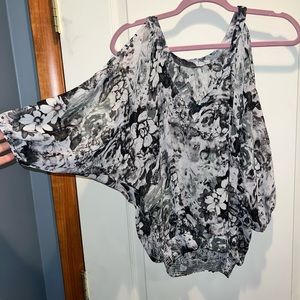 Floral print v neck blouse